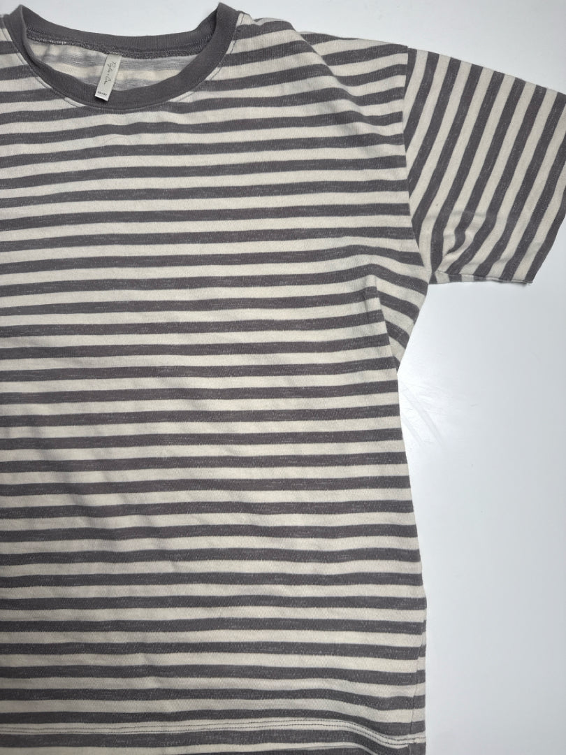Child Size 10-12 yr Rylee & Cru Tshirt