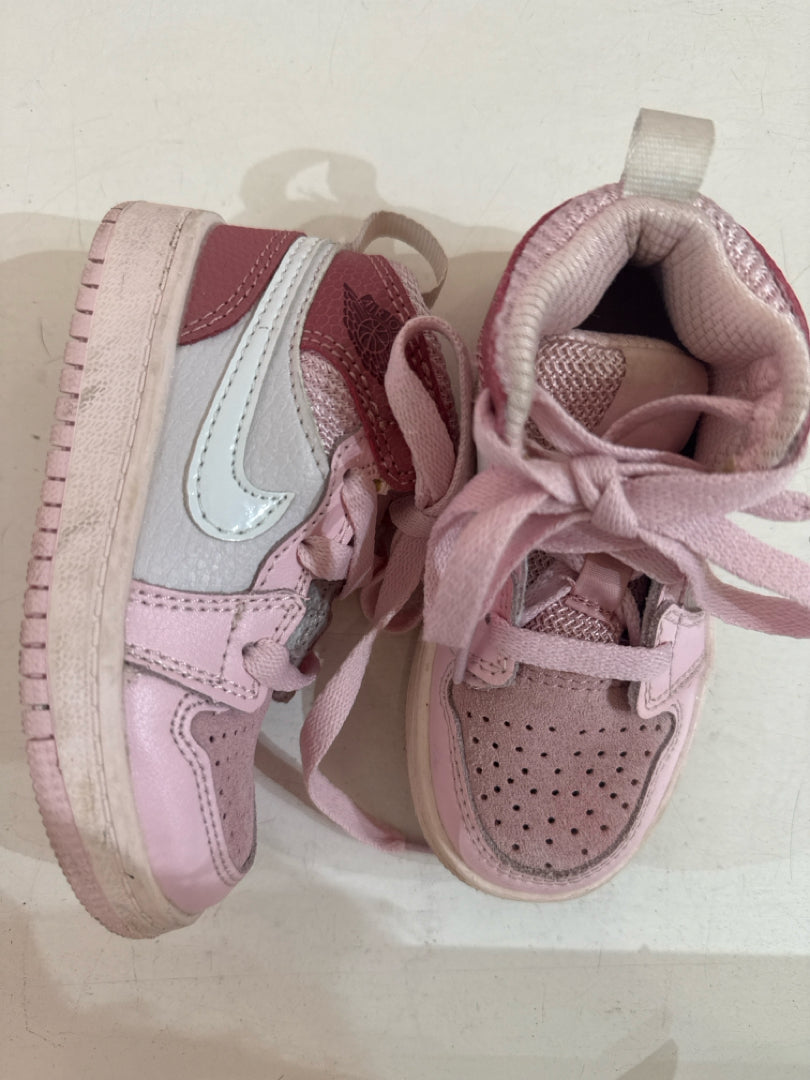 Child Size 6 Nike Shoes