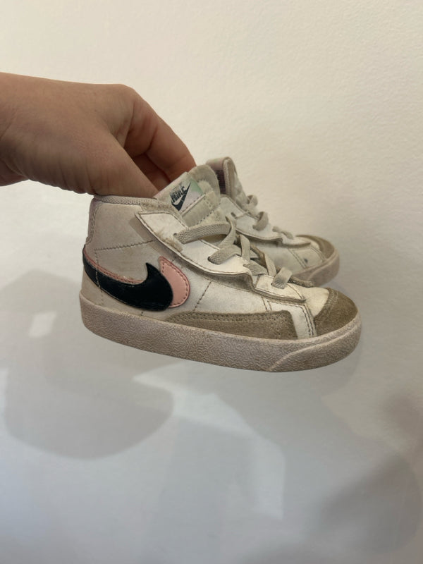 Child Size 7 Nike Shoes