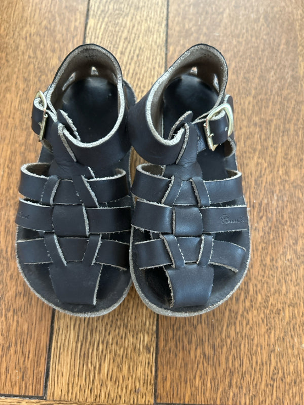 Child Size 6 Hoyway Shoes
